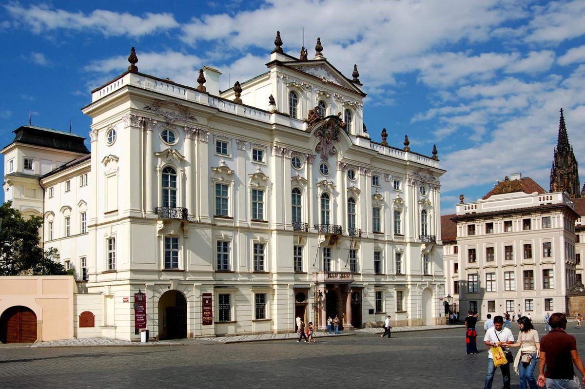 Архиепископский дворец в Праге