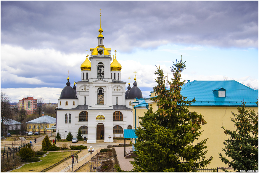 Город Дмитров-Трехъярусная колокольня собора