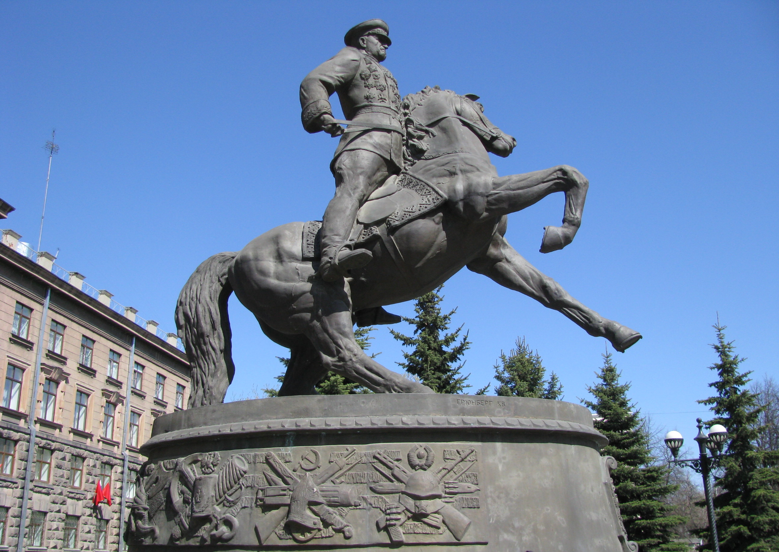 Памятник маршалу Жукову Георгию Константиновичу