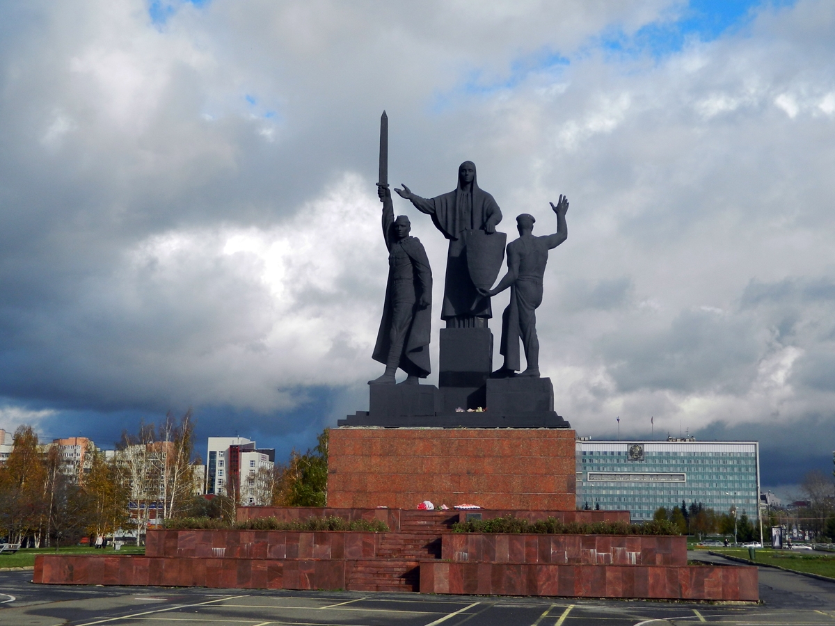 Памятник героям фронта и тыла