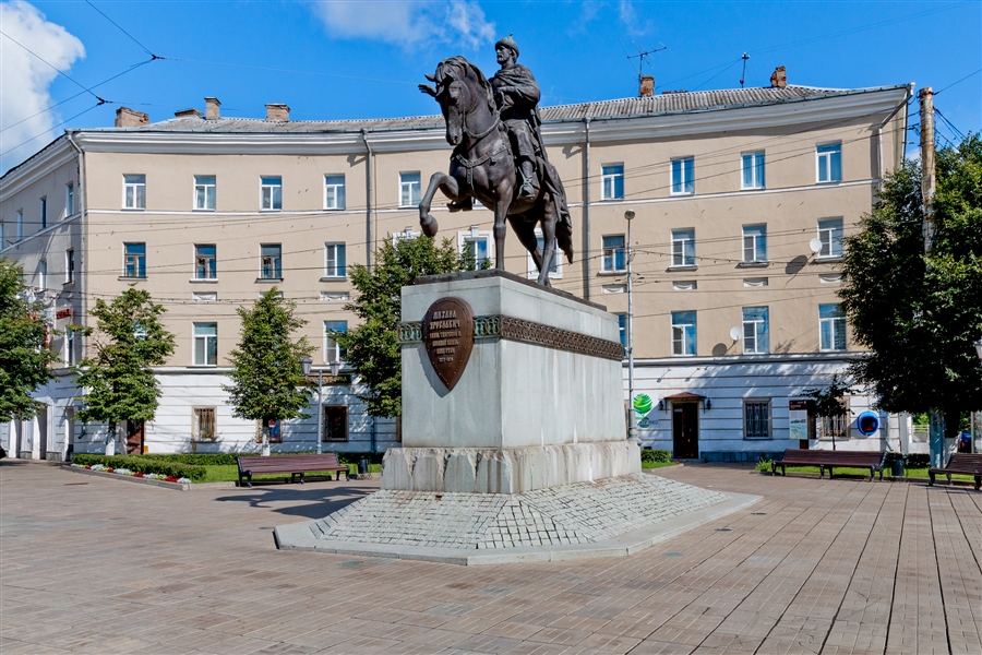 Памятник Михаилу Ярославичу Тверскому»