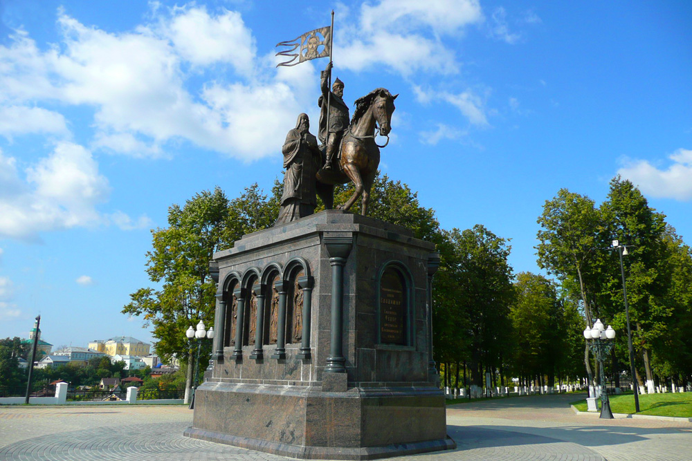 Памятник святителям Владимирской земли