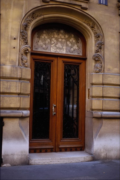 Галерея дверей N2 на сайте www.abrisburo.ru